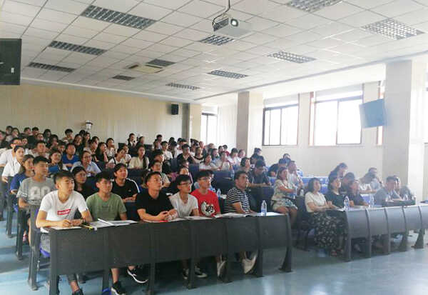 中煤集团应邀在山东外贸职业学院召开专场招聘会